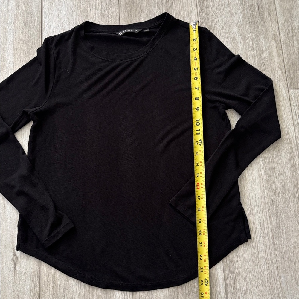 Athleta Black Long Sleeve Breezy Top Size Medium - Picture 8 of 10